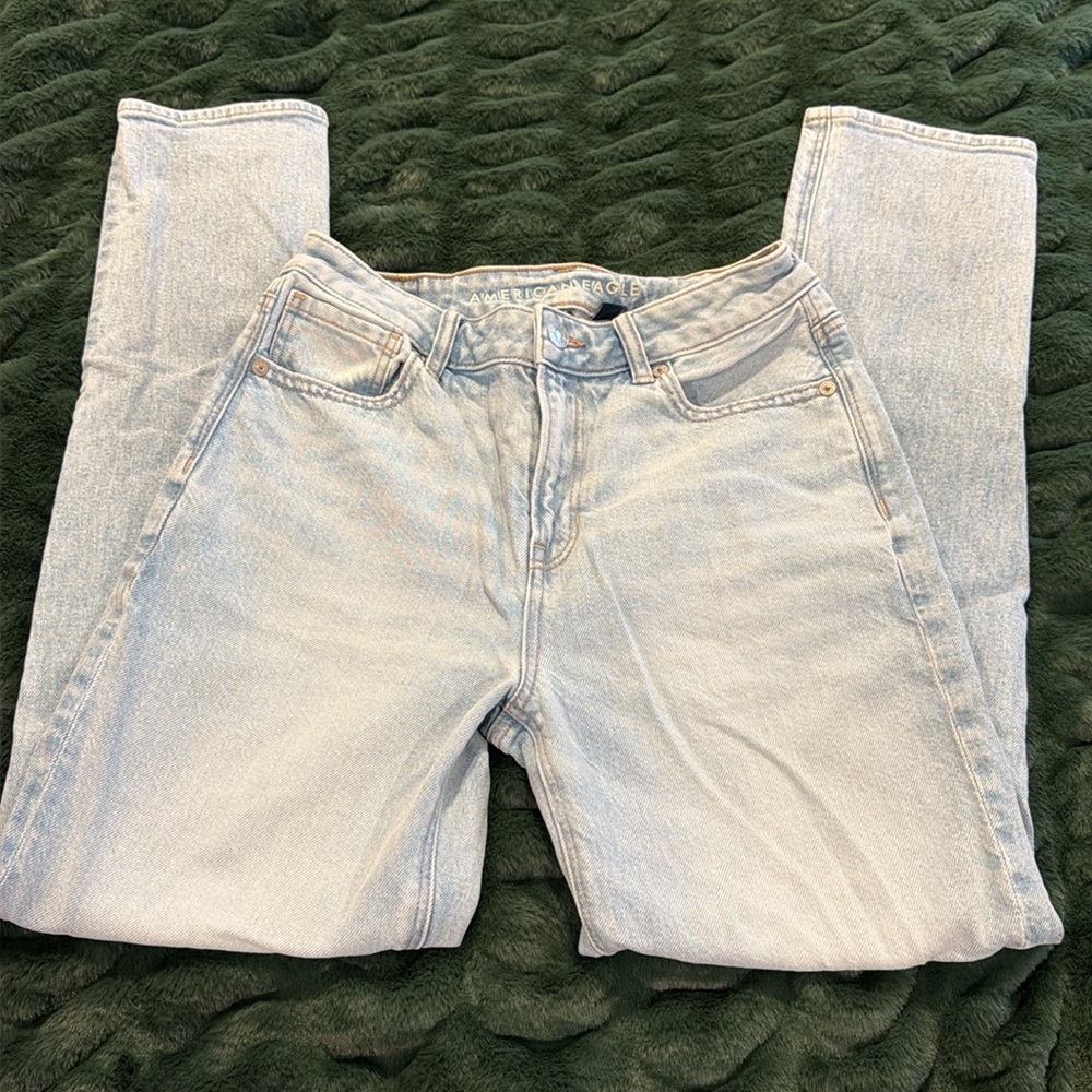 American Eagle Mom Jean
